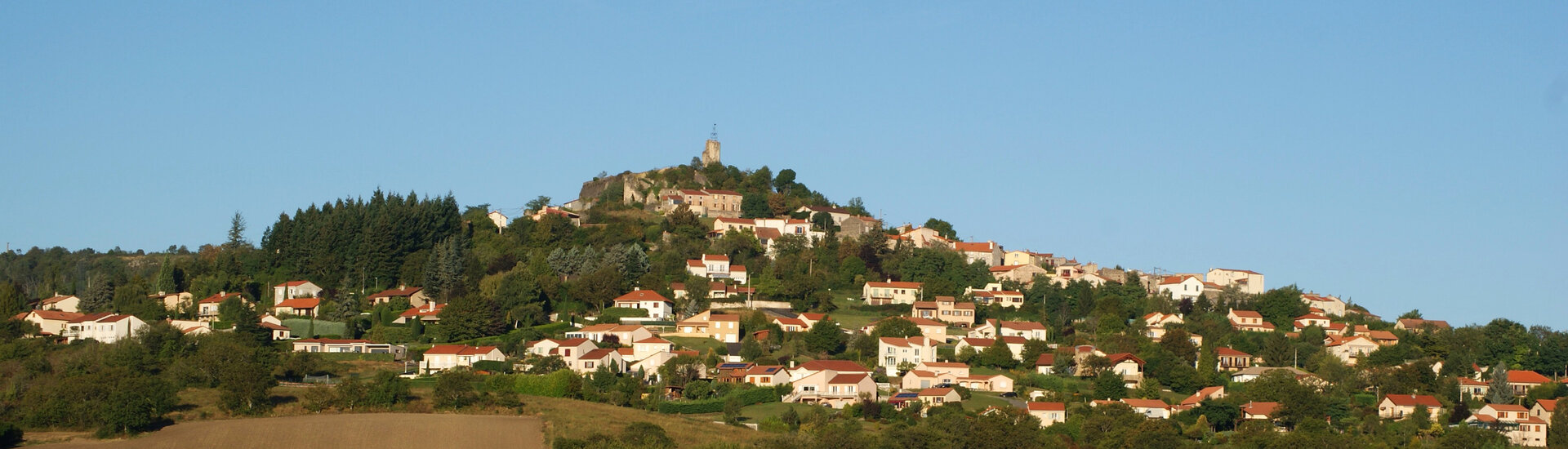 Village Commune Église Notre Dame Puy de Dôme